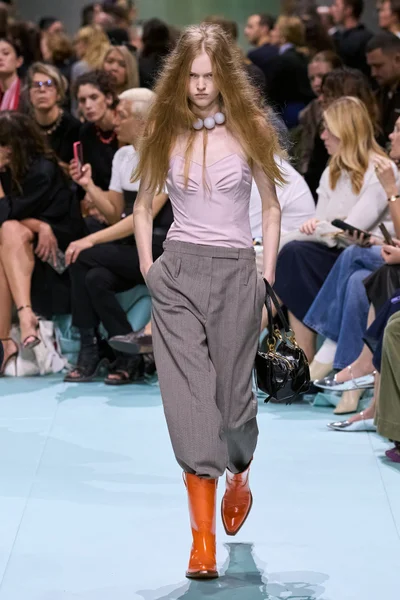 Look 48
